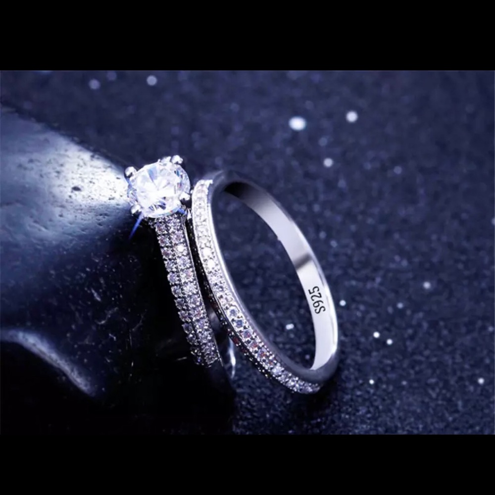 Engagement ring - Picture 2 of 4